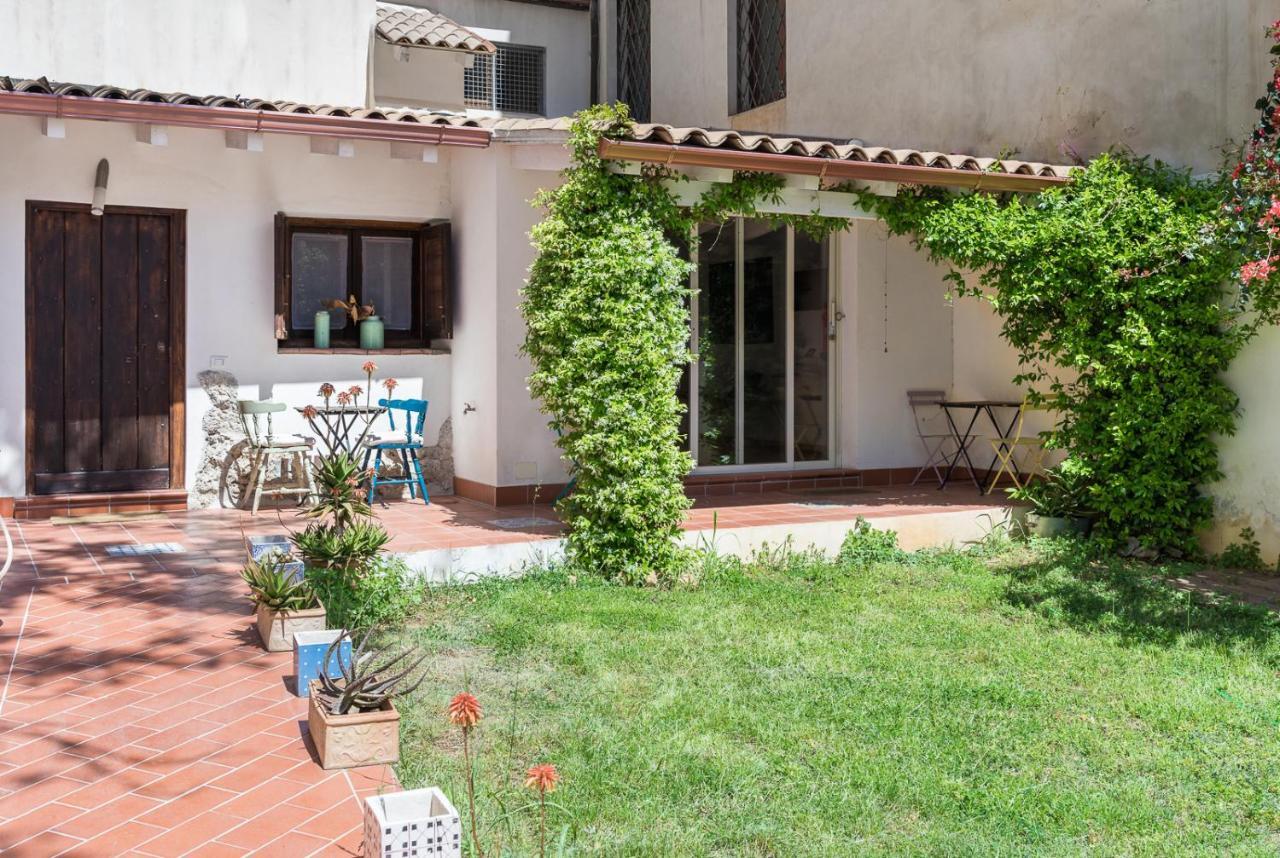 Bed And Book Giusino Bed and Breakfast Παλέρμο Εξωτερικό φωτογραφία